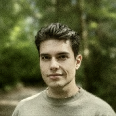 Headshot of Alex Rocha